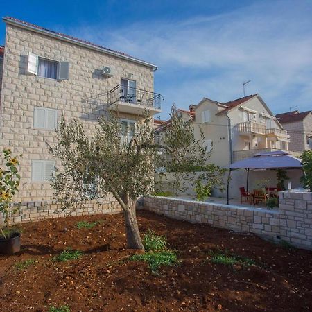 Apartments With A Parking Space Sutivan, Brac - 752 Екстериор снимка