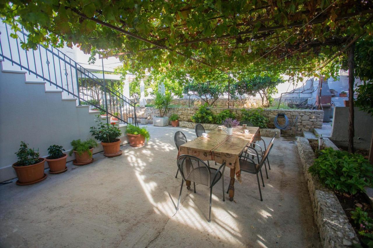 Apartments With A Parking Space Sutivan, Brac - 752 Екстериор снимка