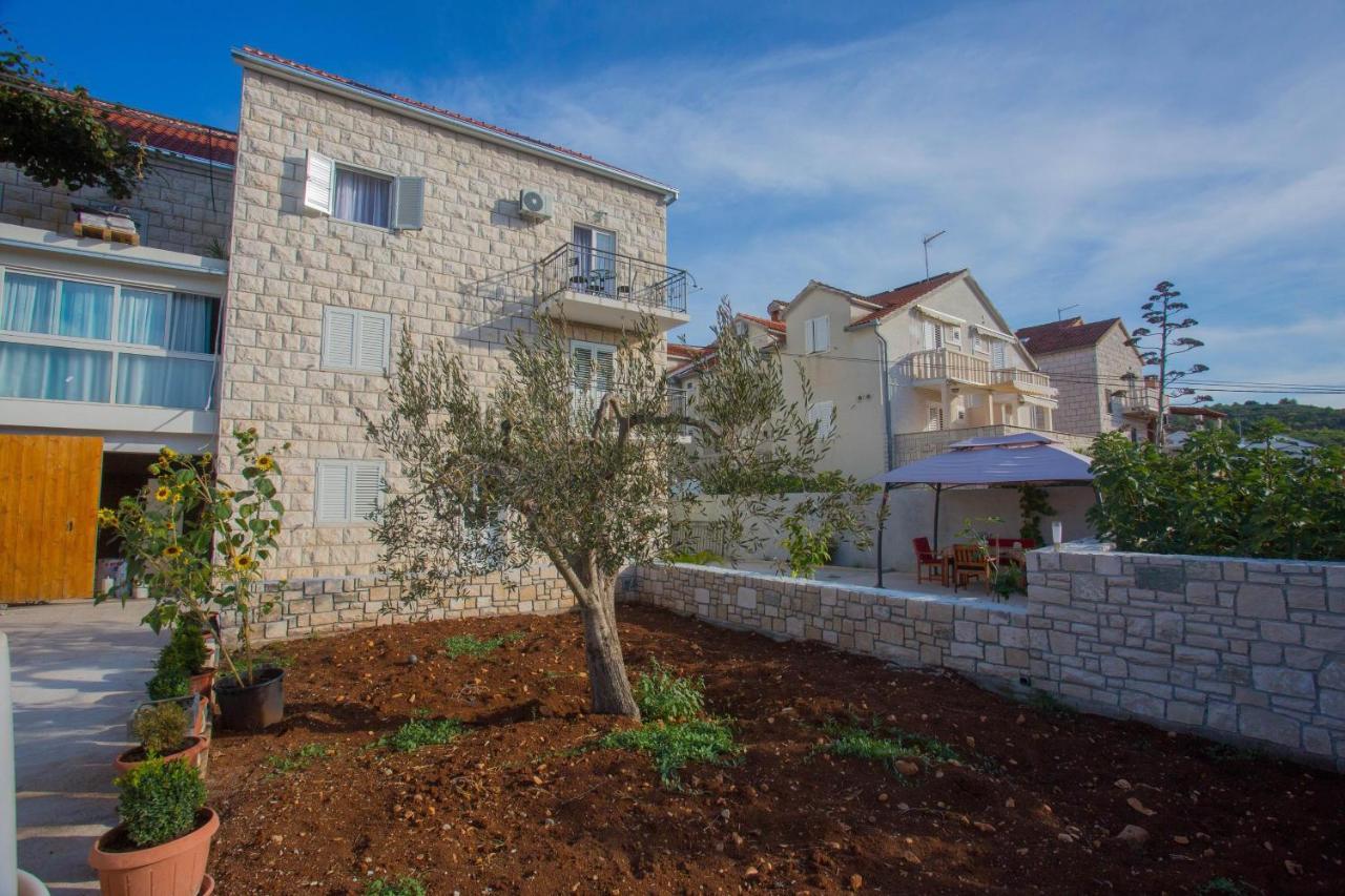 Apartments With A Parking Space Sutivan, Brac - 752 Екстериор снимка
