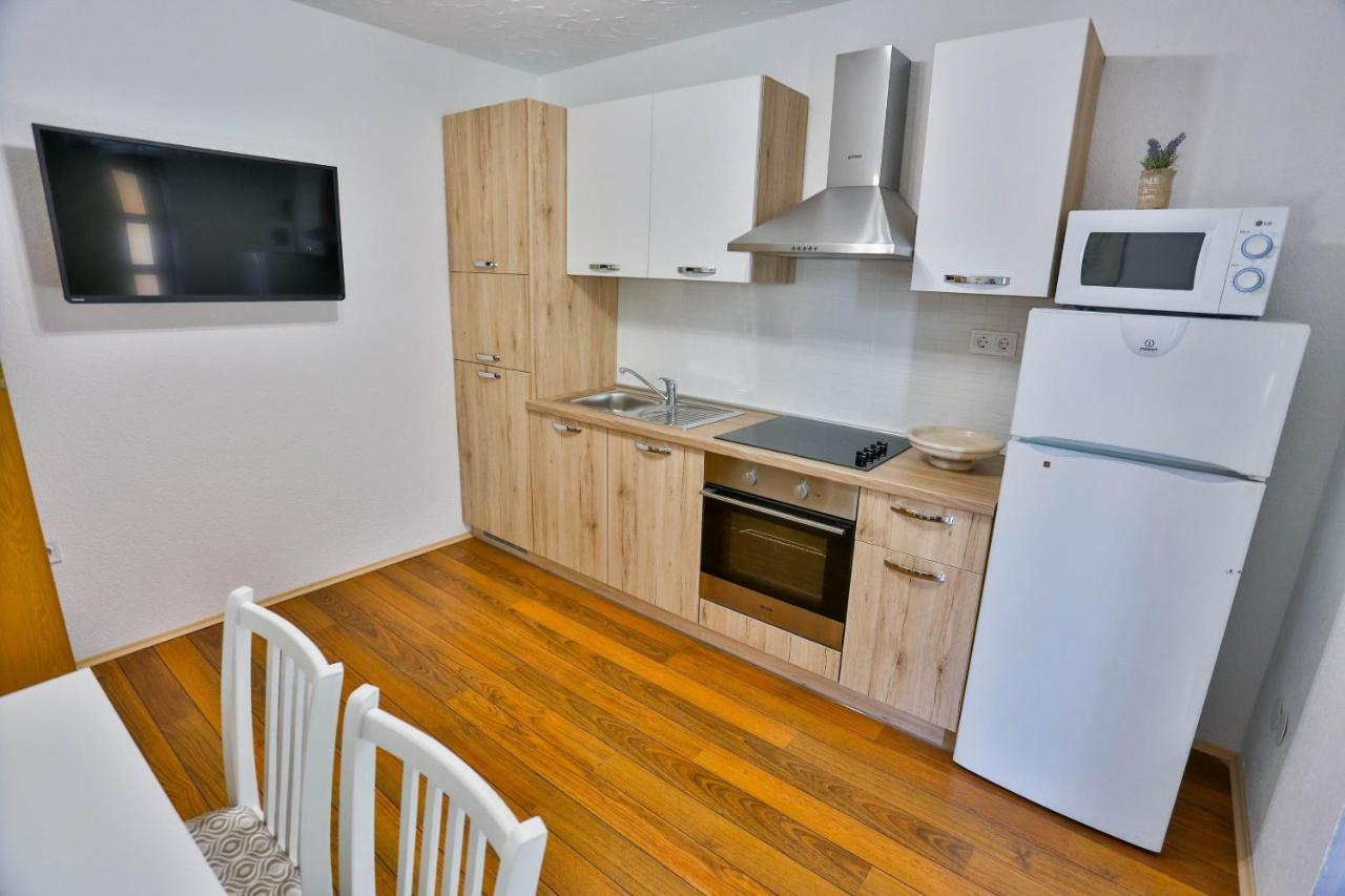 Apartments With A Parking Space Sutivan, Brac - 752 Екстериор снимка