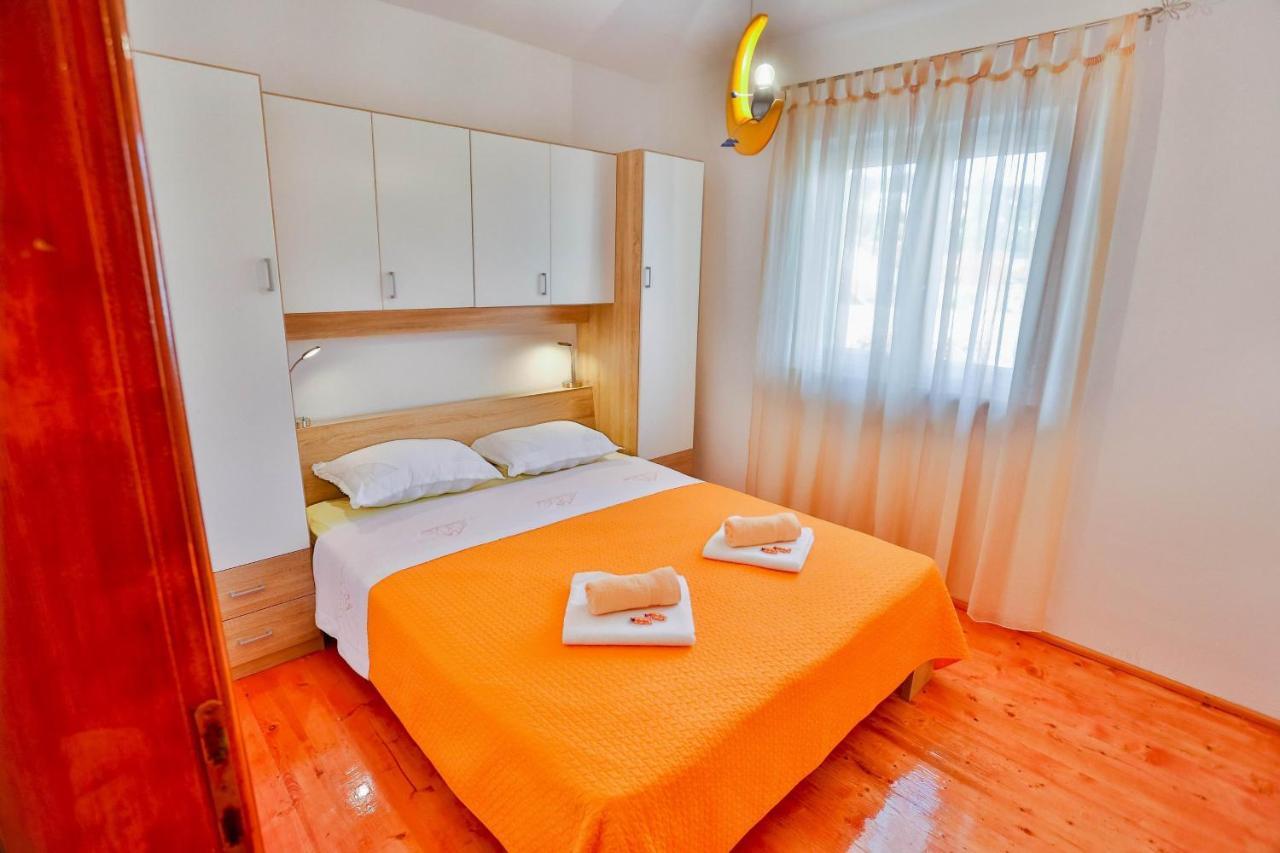 Apartments With A Parking Space Sutivan, Brac - 752 Екстериор снимка