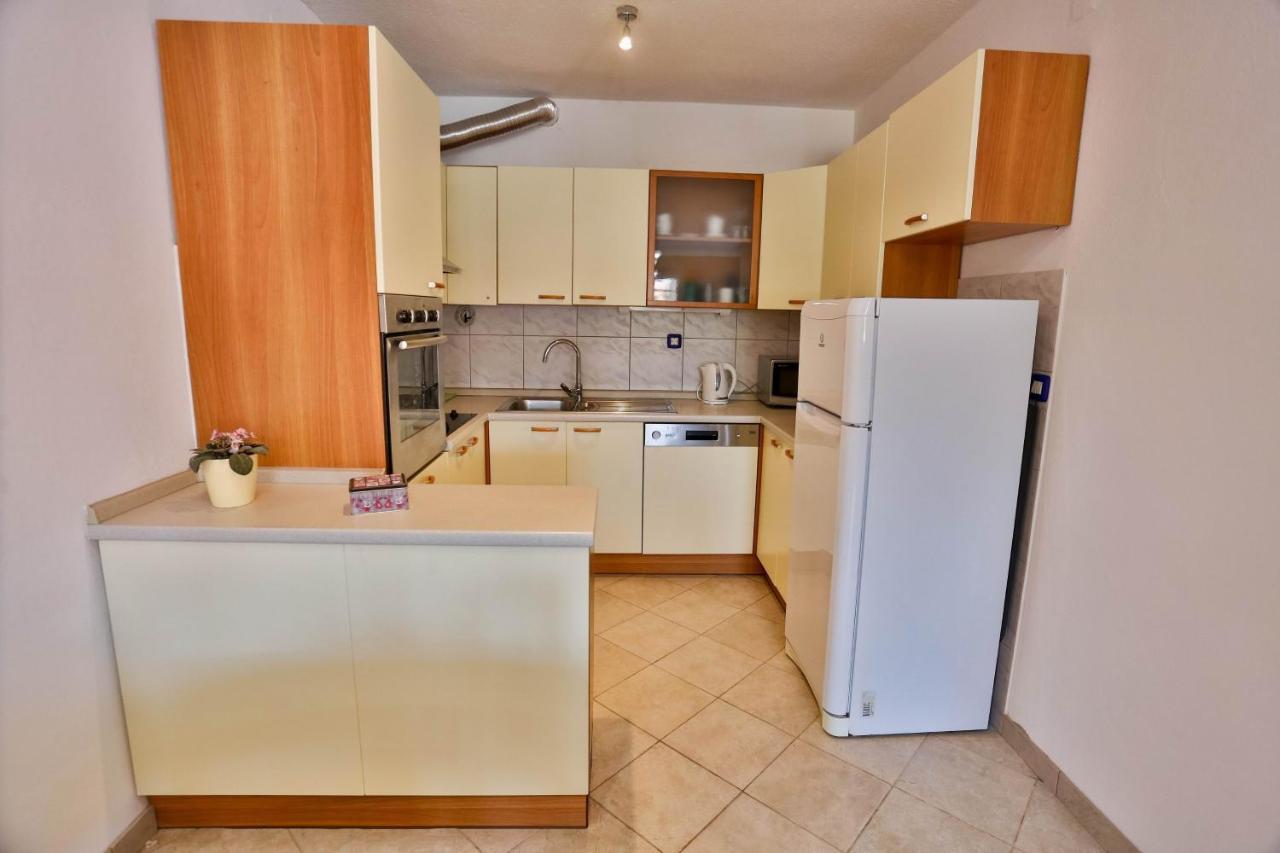 Apartments With A Parking Space Sutivan, Brac - 752 Екстериор снимка