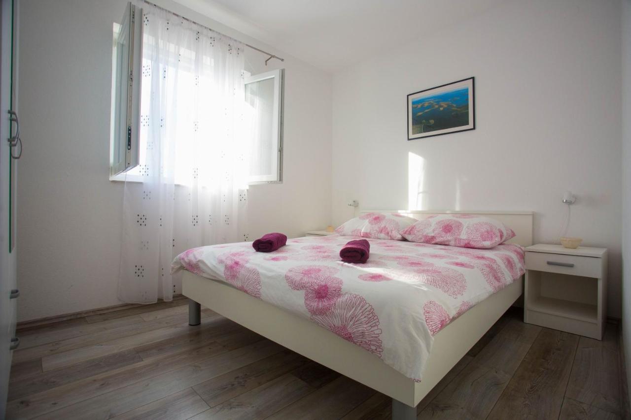 Apartments With A Parking Space Sutivan, Brac - 752 Екстериор снимка