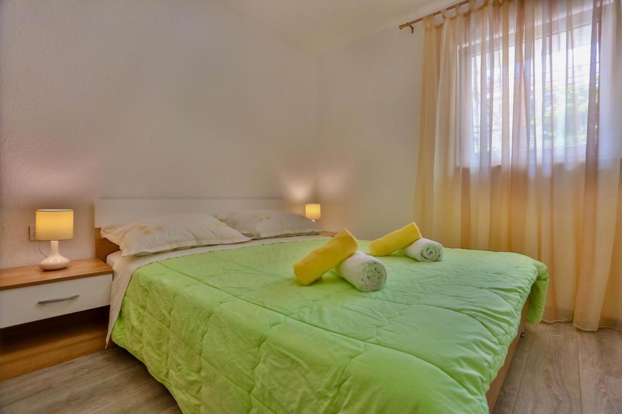 Apartments With A Parking Space Sutivan, Brac - 752 Екстериор снимка