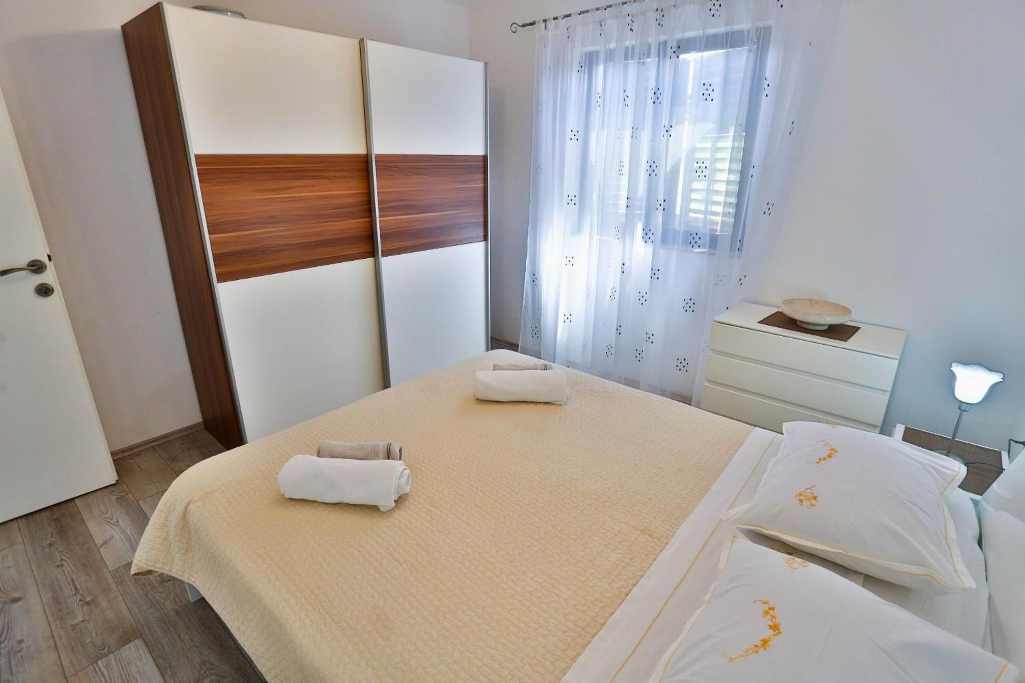 Apartments With A Parking Space Sutivan, Brac - 752 Стая снимка