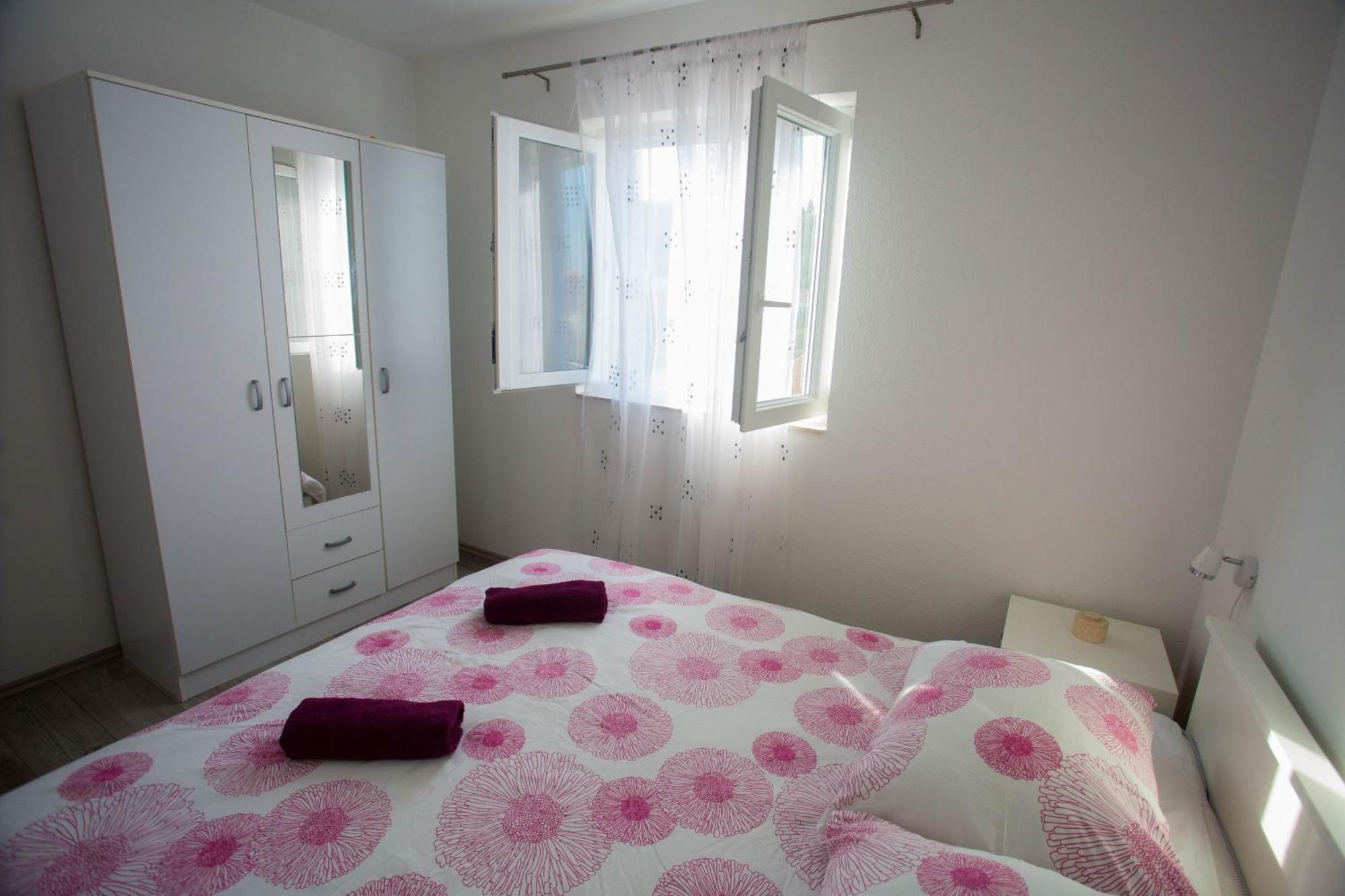 Apartments With A Parking Space Sutivan, Brac - 752 Стая снимка